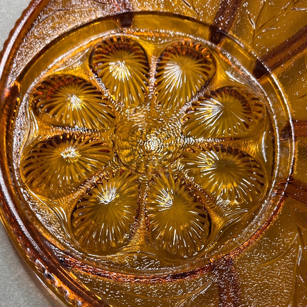 Indiana Glass Golden Amber divided egg and vegetable tray - Picture 8 of 11